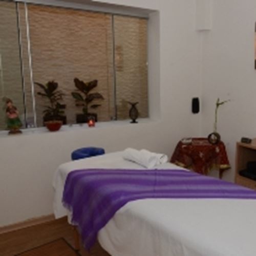 MASSAGEM MODELADORA LOCALIZADA + REFLEXOLOGIA - 50 min.